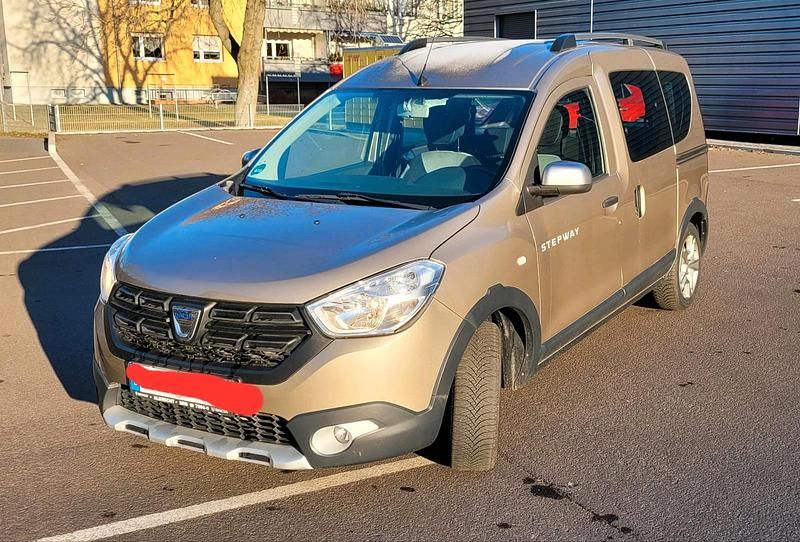 Gebraucht Dacia Dokker 95 PS (69 kW) 2019 Andere farben Van / Kleinbus