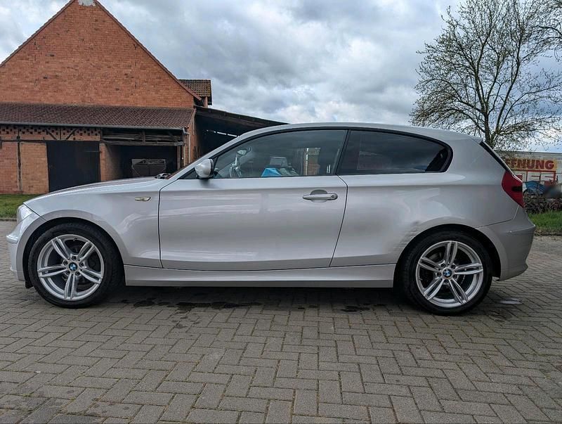 Gebraucht BMW 116 122 PS (89 kW) 2008 Silber Kleinwagen
