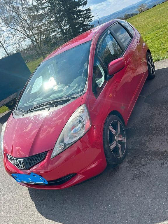 Second-hand Honda Jazz 90 CP (66 kW) 2011 Roșu Hatchback
