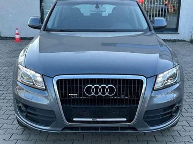 Grau Gebraucht 2011 Audi Q5 Sport SUV | 11.998 € (Guter Preis) - Bild 1/4