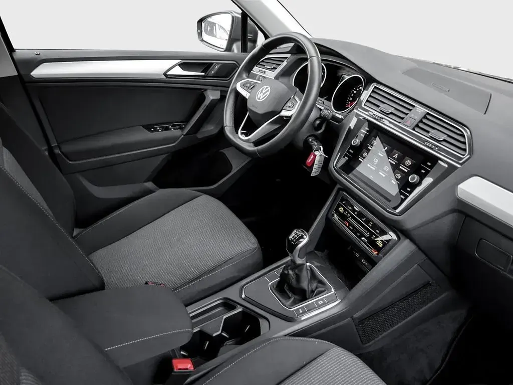 Gebraucht VW Tiguan 150 PS (110 kW) 2023 Delfingrau metallic SUV