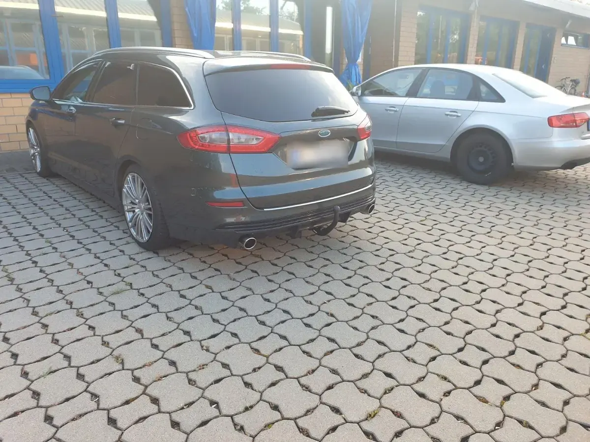 Usado Ford Mondeo 179 CV (131 kW) 2016 Verde Familiar