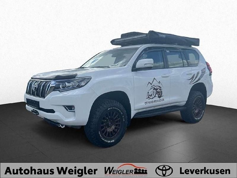 Schneeweiß Gebraucht 2023 Toyota Land Cruiser Basis SUV | 99.900 € - Bild 1/4