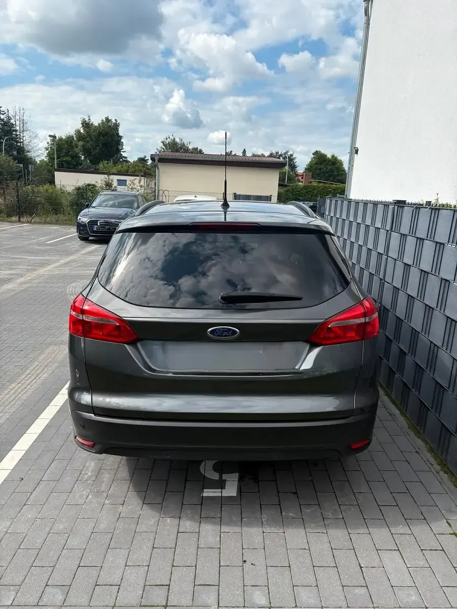 Gebraucht Ford Focus 120 PS (88 kW) 2016 Grau Kombi