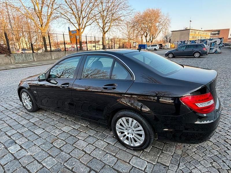Gebraucht Mercedes C180 156 PS (114 kW) 2012 Schwarz Limousine