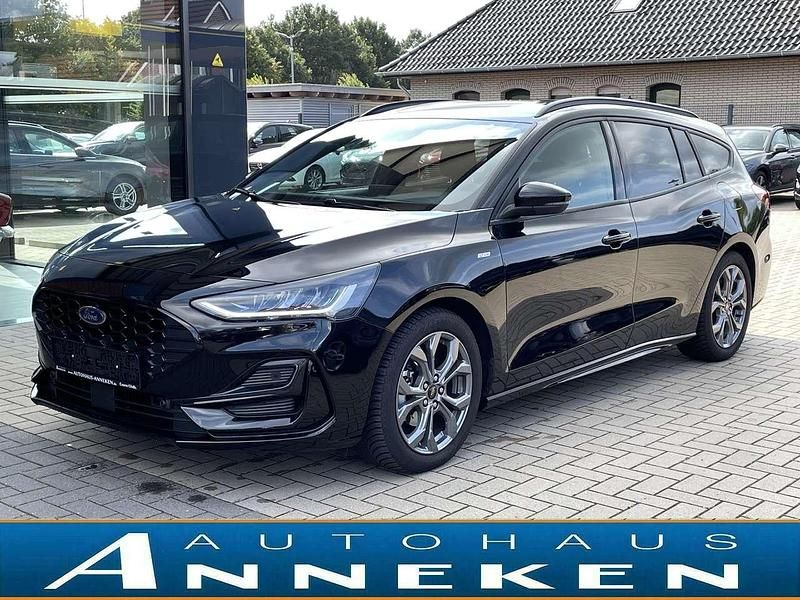 Schwarz Gebraucht 2024 Ford Focus ST-Line Limousine | 21.850 € (Guter Preis) - Bild 1/4