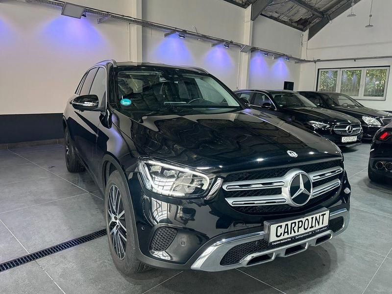 Schwarz Gebraucht 2022 Mercedes GLC220 SUV | 29.900 € - Bild 1/4
