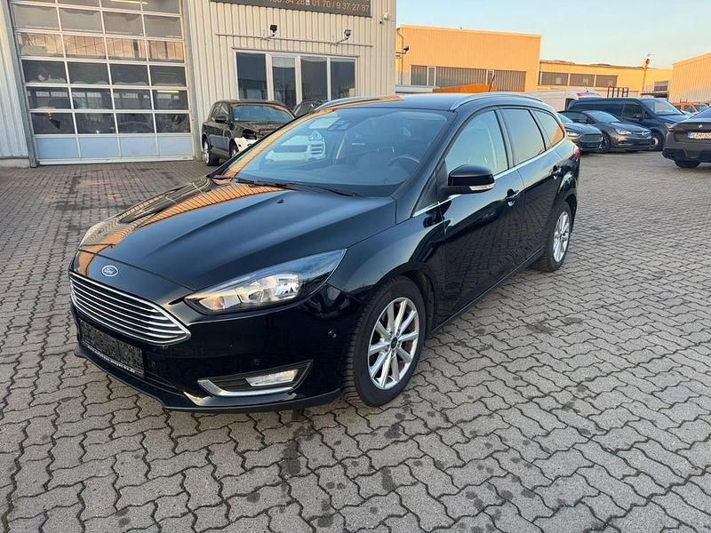 Schwarz Gebraucht 2018 Ford Focus Titanium Limousine | 9.990 € (Superpreis) - Bild 1/4