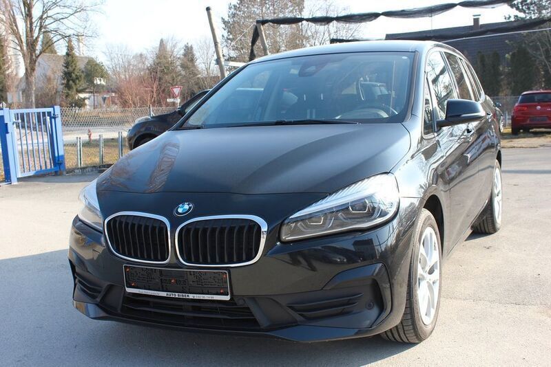 Schwarz Gebraucht 2022 BMW 218 Gran Tourer Sport Line Van / Kleinbus | 18.450 € (Fairer Preis) - Bild 1/4