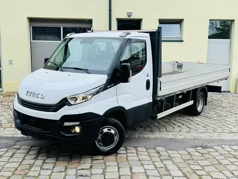Usado Iveco Daily 150 CV (110 kW) 2019 Blanco Van