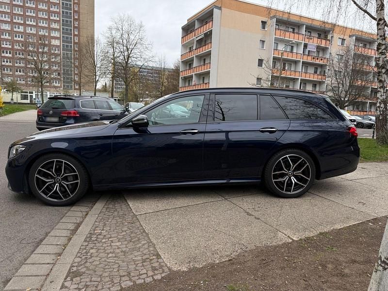 Gebraucht Mercedes E220 AMG 194 PS (142 kW) 2021 Kombi
