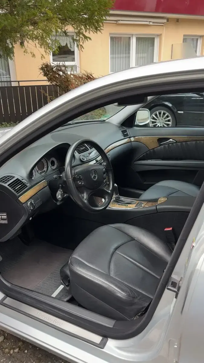 Second-hand Mercedes E300 Avantgarde 211 CP (155 kW) 2008 Argintiu Berlinǎ