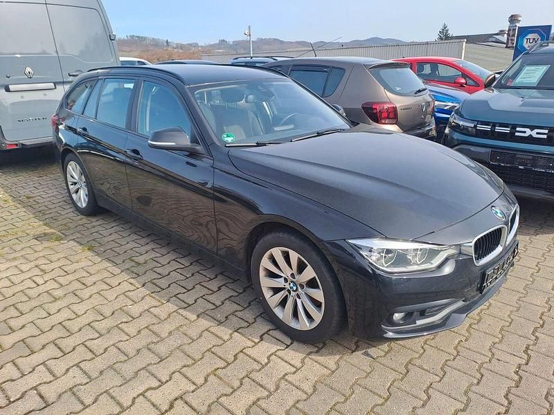 Gebraucht BMW 320 Advantage 190 PS (139 kW) 2018 Schwarz Kombi