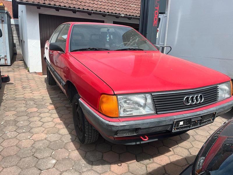 Gebraucht Audi 100 Basis 90 PS (66 kW) 1987 Rot Limousine