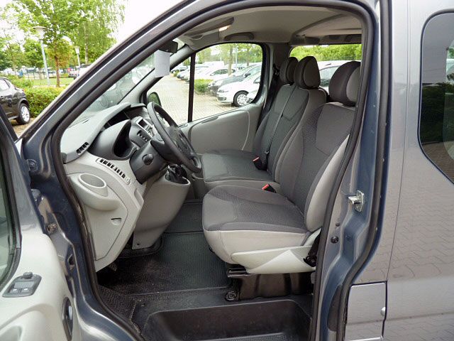 Gebraucht Opel Vivaro 114 PS (83 kW) 2014 Grau metallic Van / Kleinbus