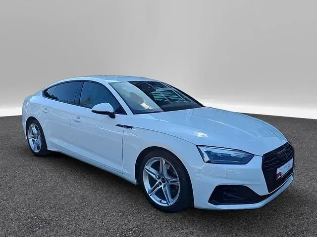 Gebraucht Audi A5 Sportback Advanced 163 PS (119 kW) 2023 Ibisweiß Kleinwagen