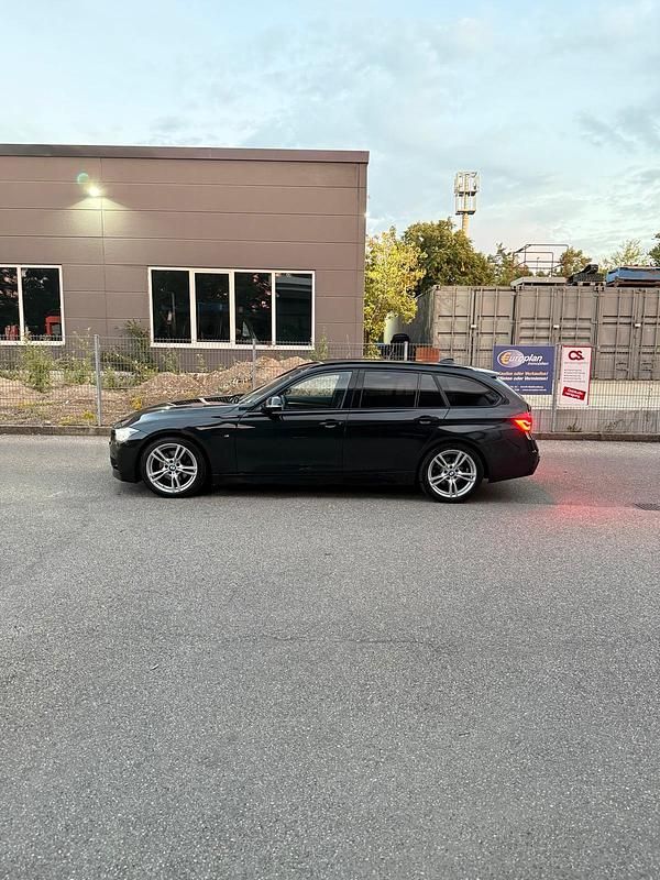 Gebraucht BMW 320 Shadowline 190 PS (139 kW) 2018 Schwarz Kombi