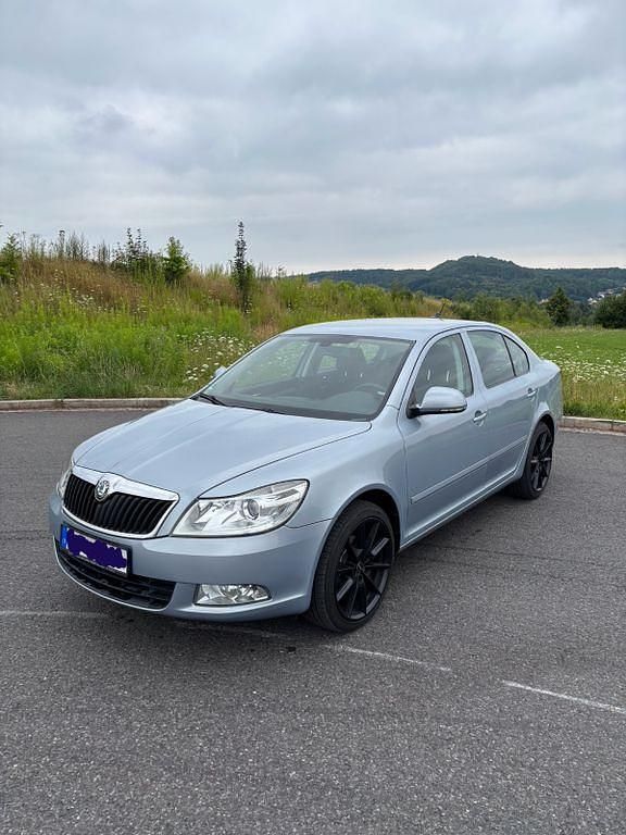 Silber Gebraucht 2010 Skoda Octavia Limousine | 5.700 € (Fairer Preis) - Bild 1/4
