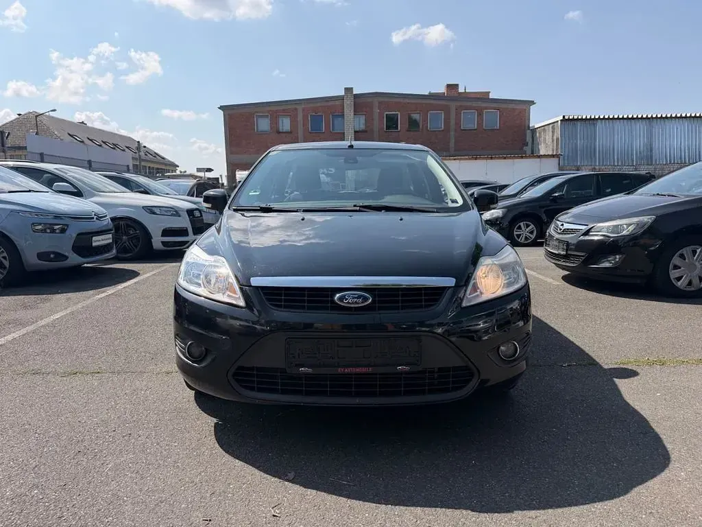 Gebraucht Ford Focus Style 109 PS (80 kW) 2010 Schwarz Limousine