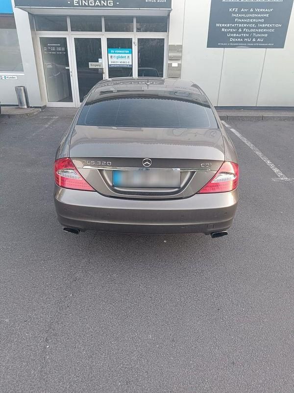 Gebraucht Mercedes CLS320 224 PS (164 kW) 2009 Gold Coupé
