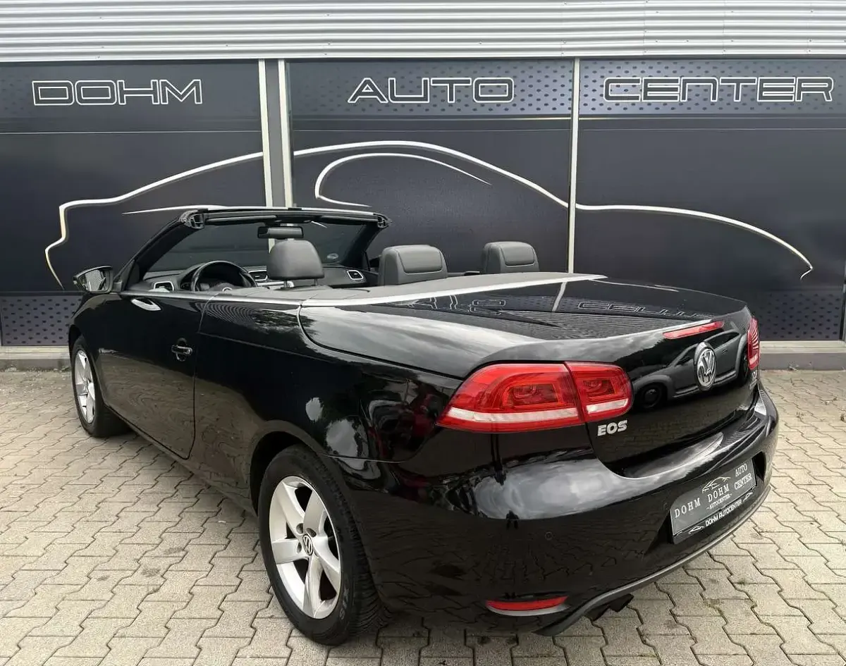 Gebraucht VW Eos Basis 122 PS (89 kW) 2011 Deep black perleffekt Cabrio