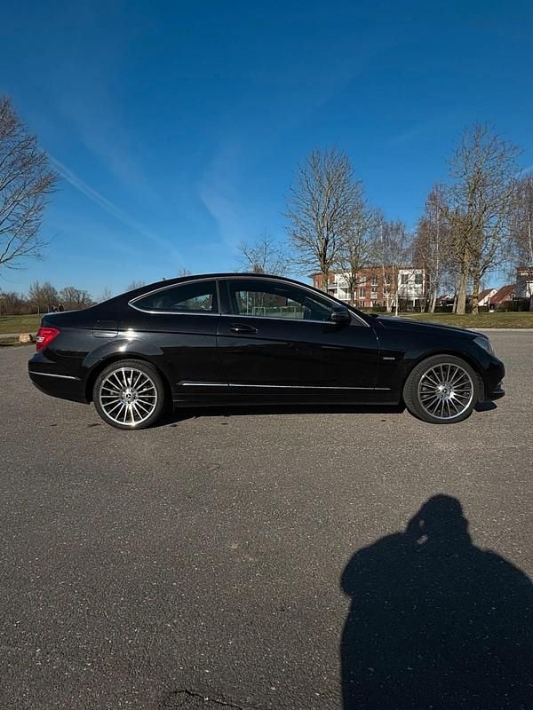 Gebraucht Mercedes C220 170 PS (125 kW) 2012 Schwarz Coupé