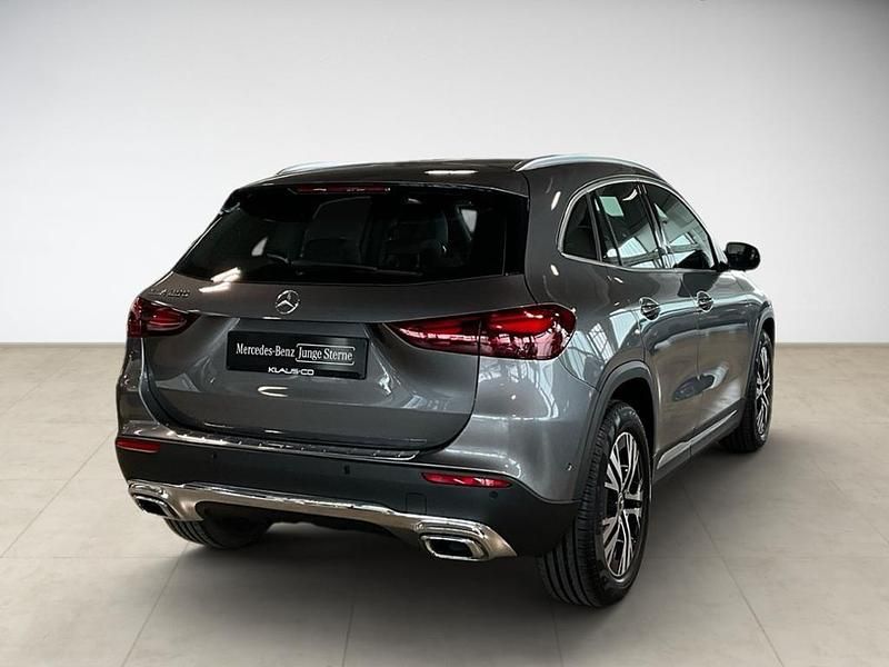 Gebraucht Mercedes GLA200 Progressive 163 PS (119 kW) 2025 Grau SUV