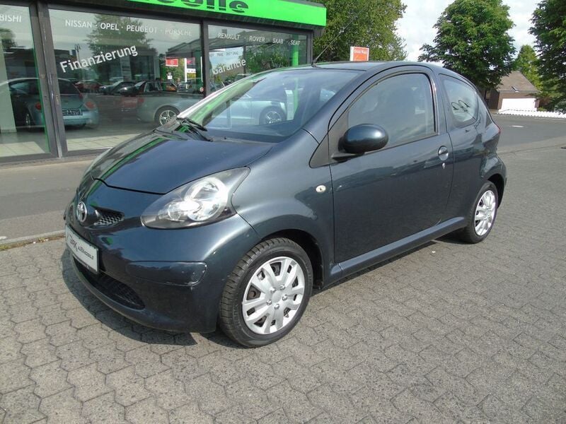 Grau Gebraucht 2006 Toyota Aygo Cool Kleinwagen | 1.490 € (Guter Preis) - Bild 1/4