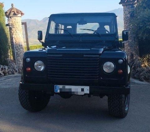 Usata Land Rover Defender S 113 CV (83 kW) 1999 Nero Station wagon