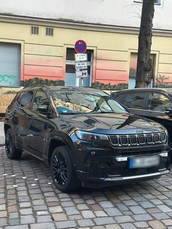 Gebraucht Jeep Compass 249 PS (183 kW) 2022 Schwarz SUV