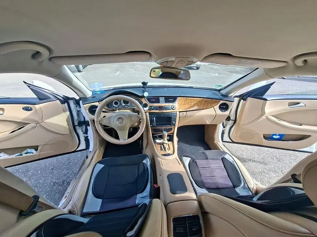 Gebraucht Mercedes CLS320 224 PS (164 kW) 2009 Weiß Coupé