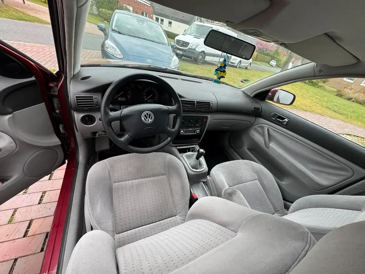Gebraucht VW Passat 105 PS (77 kW) 1997 Rot Limousine