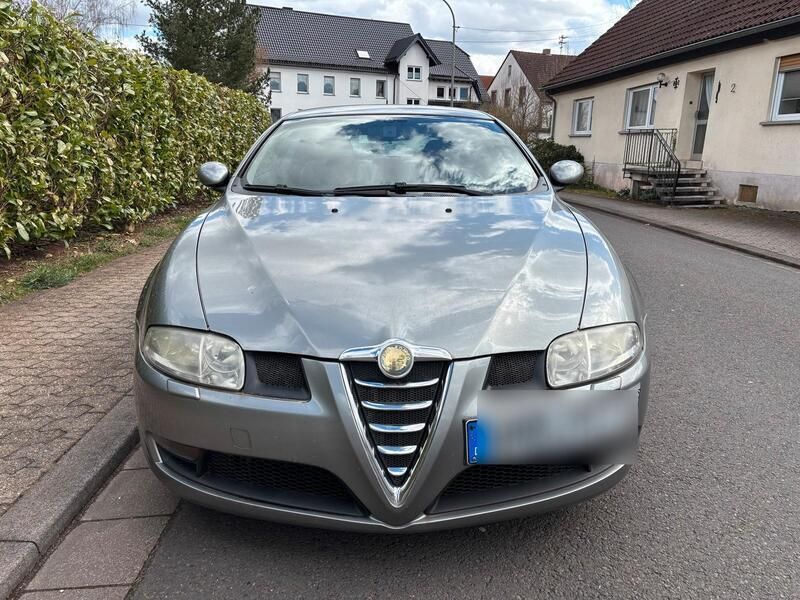 Grau Gebraucht 2004 Alfa Romeo GT Coupé | 950 € (Fairer Preis) - Bild 1/4