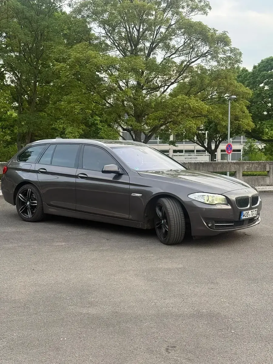 Gebraucht BMW 525 218 PS (160 kW) 2012 Braun Kombi