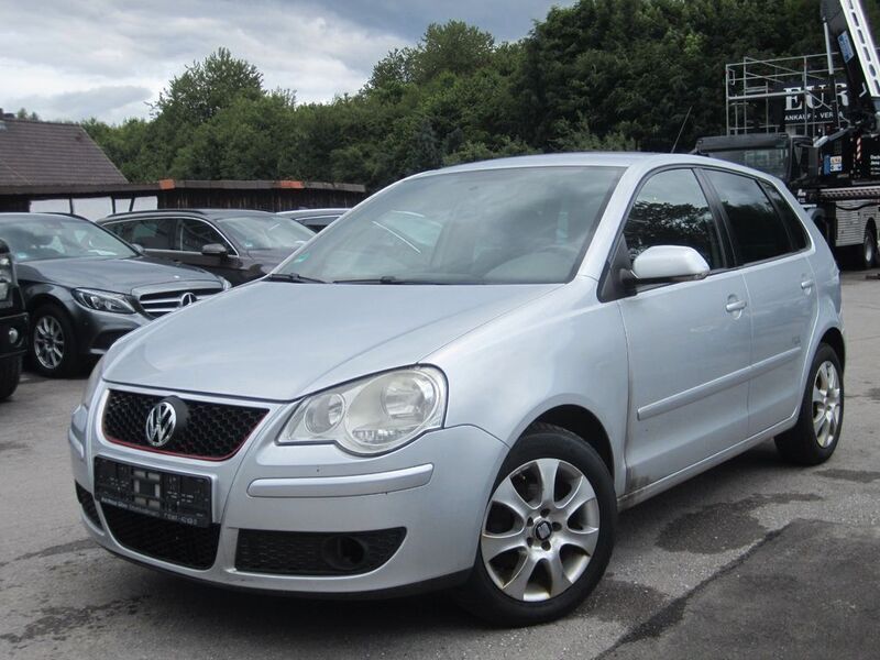 Silber Gebraucht 2009 VW Polo Edition Limousine | 990 € (Superpreis) - Bild 1/4