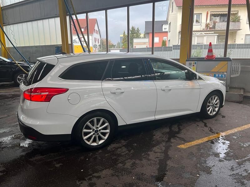 Usata Ford Focus 150 CV (110 kW) 2015 Bianco Station wagon