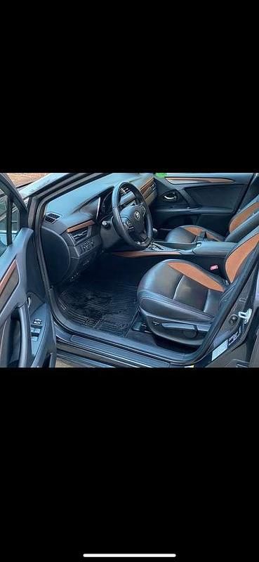 Gebraucht 2015 Toyota Avensis Multidrive S Limousine | 12.000 € - Bild 1/4