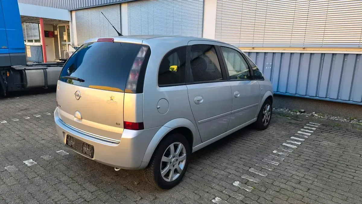 Gebraucht Opel Meriva 105 PS (77 kW) 2007 Silber Van / Kleinbus