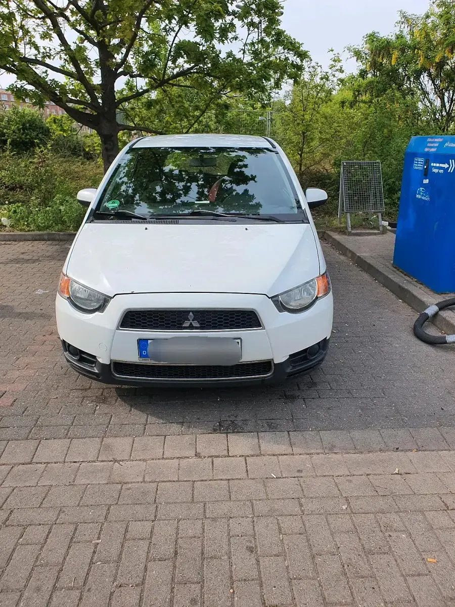 Gebraucht Mitsubishi Colt 75 PS (55 kW) 2011 Weiß Kleinwagen