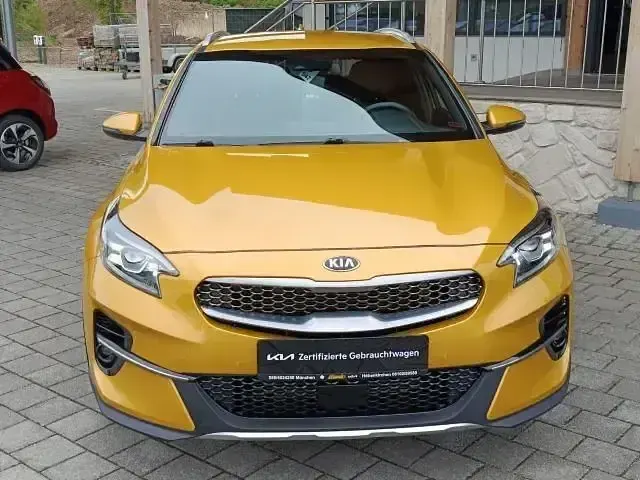Używany Kia XCeed Launch Edition 136 KM (100 kW) 2020 Żółty SUV