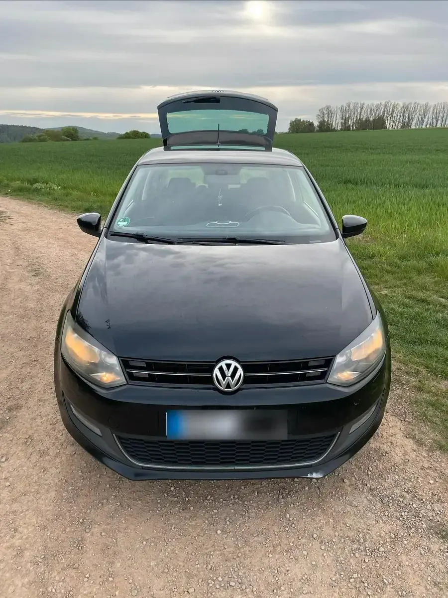 Second-hand VW Polo 90 CP (66 kW) 2011 Negru Hatchback