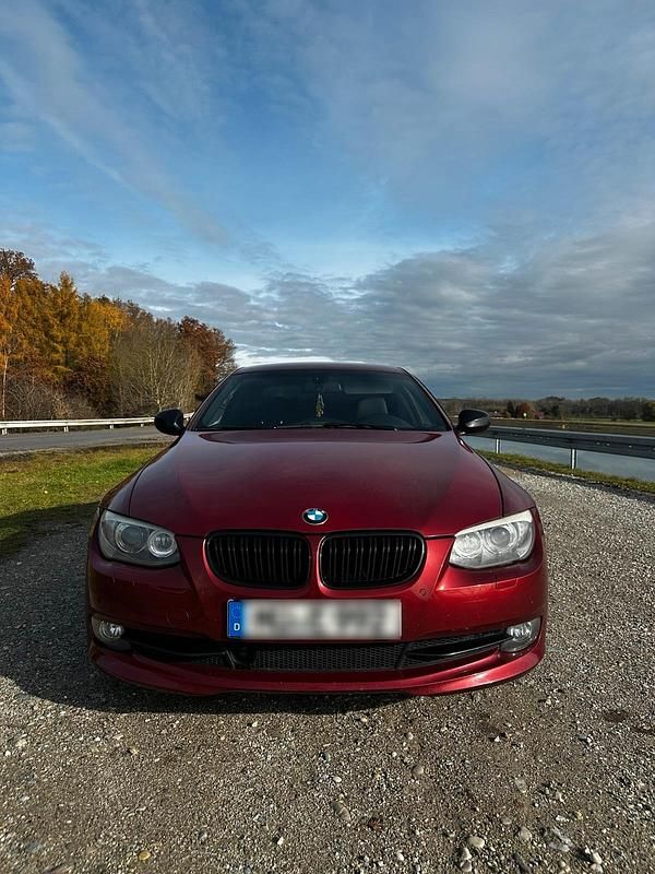 Rot Gebraucht 2010 BMW 335 Coupé | 17.500 € (Superpreis) - Bild 1/4