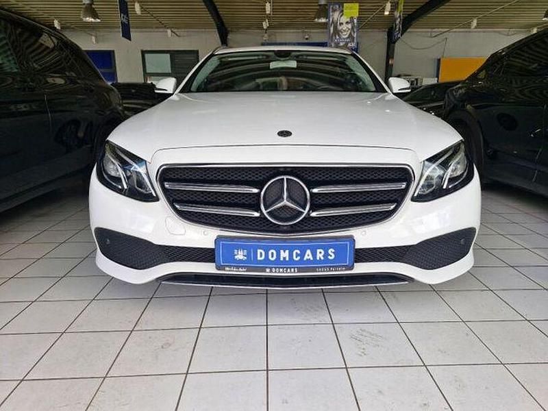Gebraucht Mercedes E220 194 PS (142 kW) 2019 Weiß Limousine