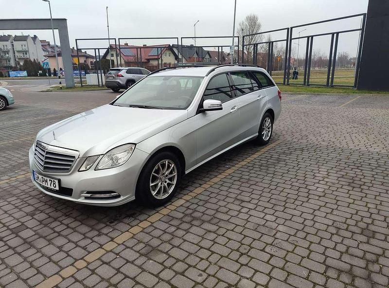 Gebraucht Mercedes E200 Elegance 136 PS (100 kW) 2012 Silber Kombi