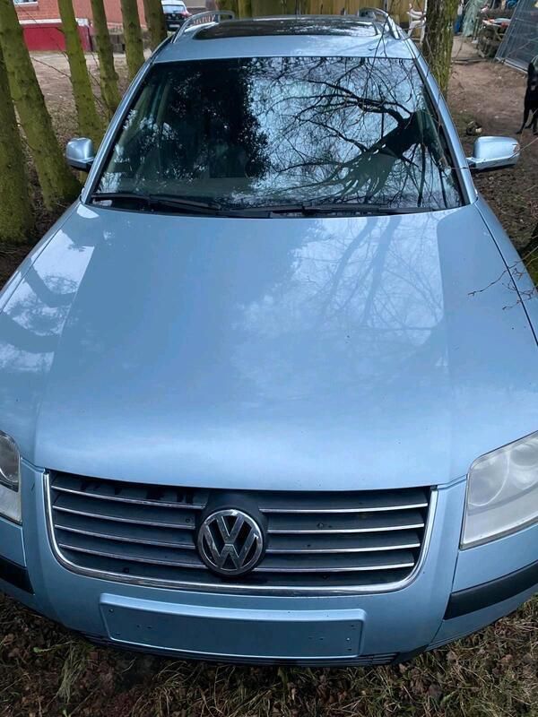Blau Gebraucht 2002 VW Passat Kombi | 1.500 € (Fairer Preis) - Bild 1/4