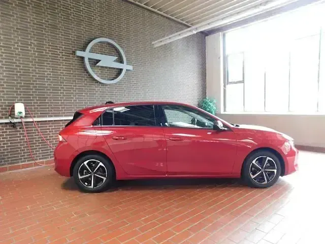 Gebraucht Opel Astra Edition 110 PS (80 kW) 2024 Andere Kleinwagen