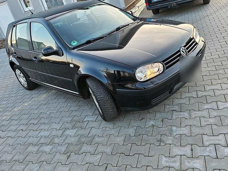 Gebraucht VW Golf IV 75 PS (55 kW) 2002 Schwarz Kleinwagen
