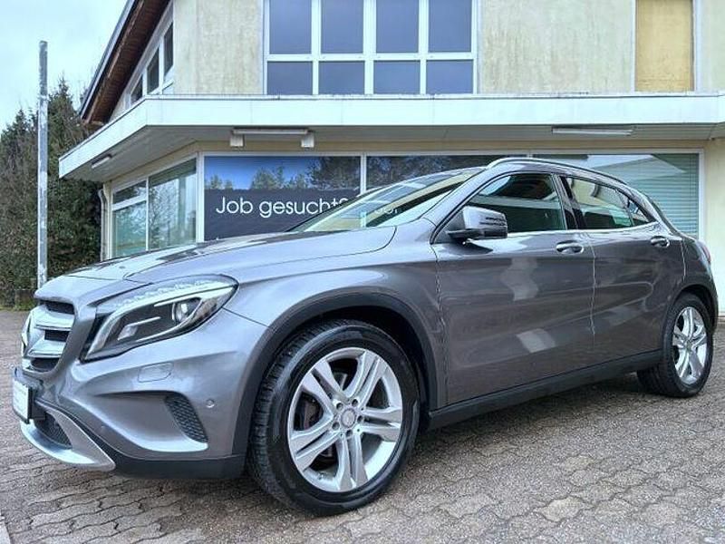 Gebraucht Mercedes GLA200 136 PS (100 kW) 2016 Grau SUV