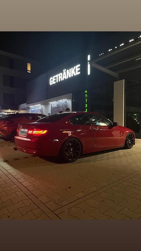 Gebraucht BMW 330 231 PS (169 kW) 2007 Rot Coupé