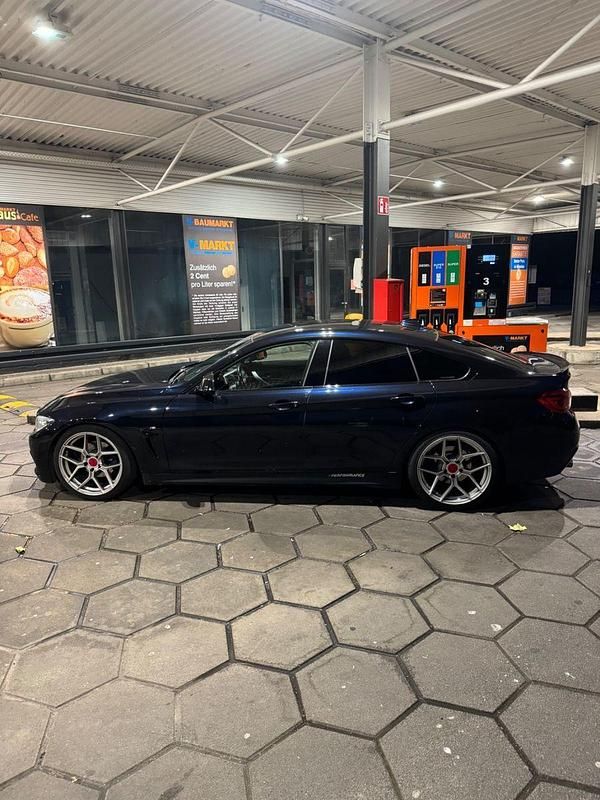 Schwarz Gebraucht 2016 BMW 420 Gran Coupé M Sport Coupé | 21.900 € (Fairer Preis) - Bild 1/4